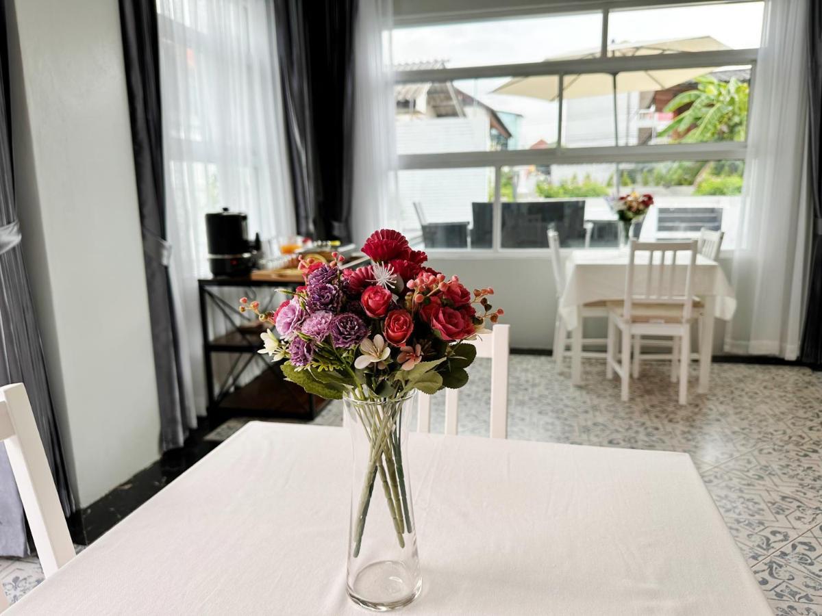 Albergue The White House Rachamankha เดอะ ไวท์เฮ้าส์ ราชมรรคา Chiang Mai Exterior foto